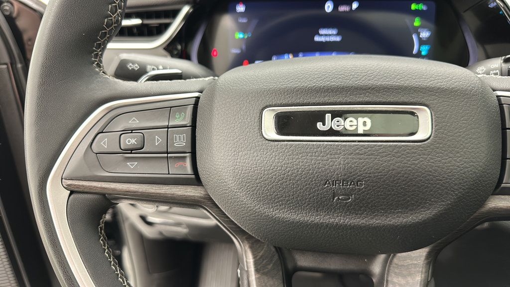 Used 2023 Jeep Grand Cherokee 4WD 4xe image 18