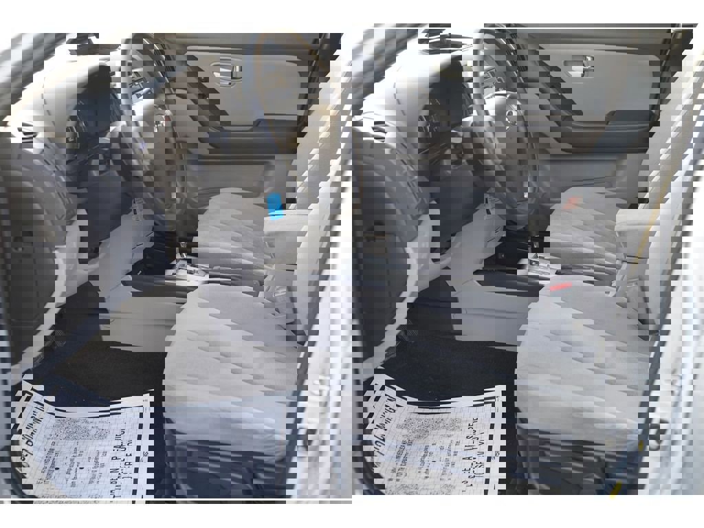 Used 2010 Hyundai Elantra GLS image 3