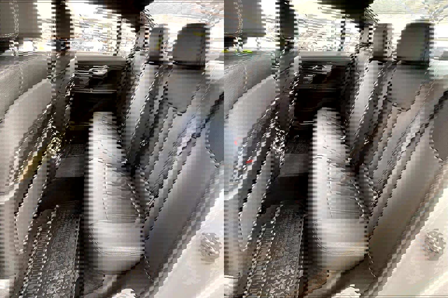 Used 2022 BMW 740i w/ M Sport Package image 20