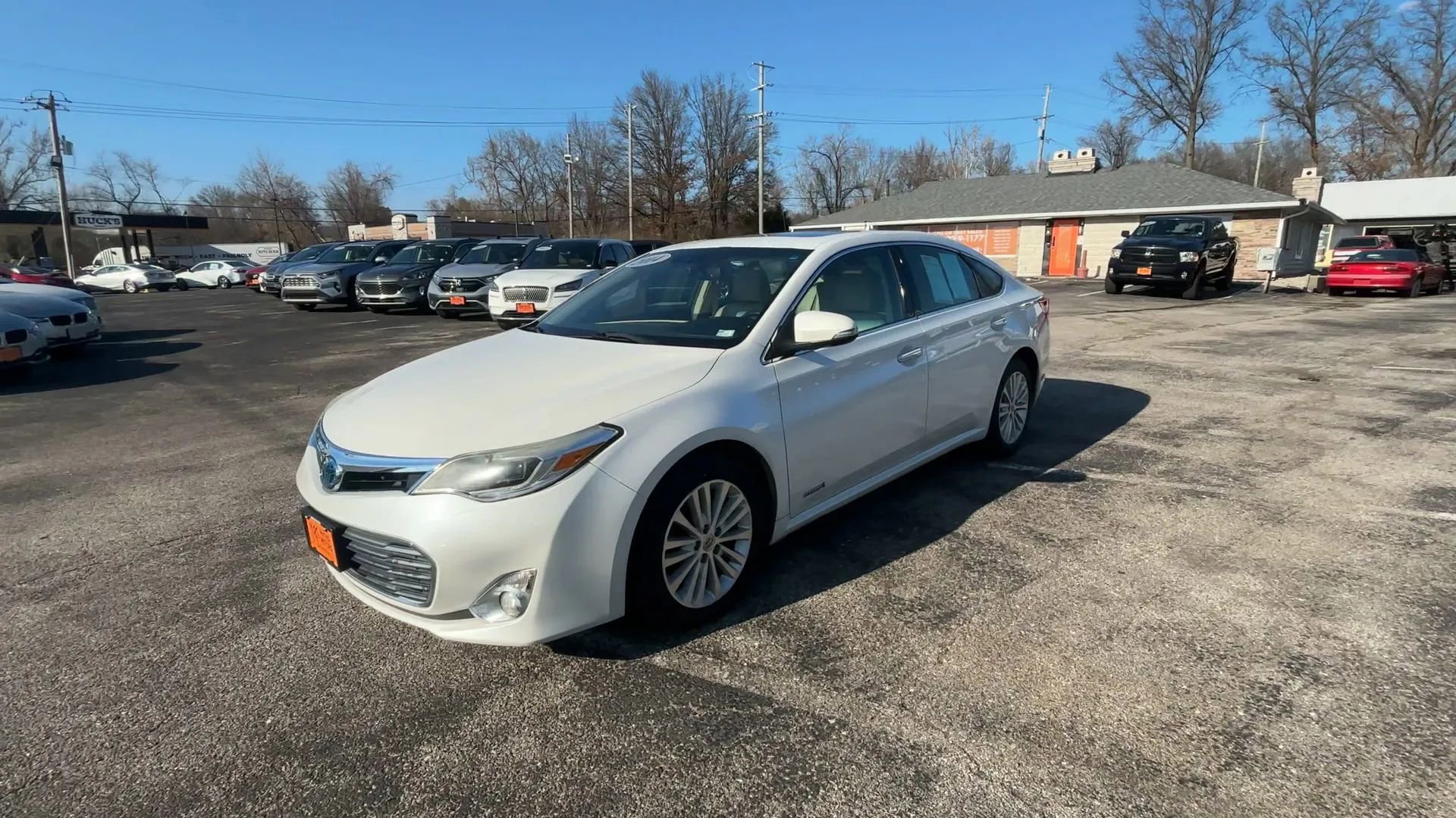 Used 2014 Toyota Avalon Limited w/ Technology Package image 4