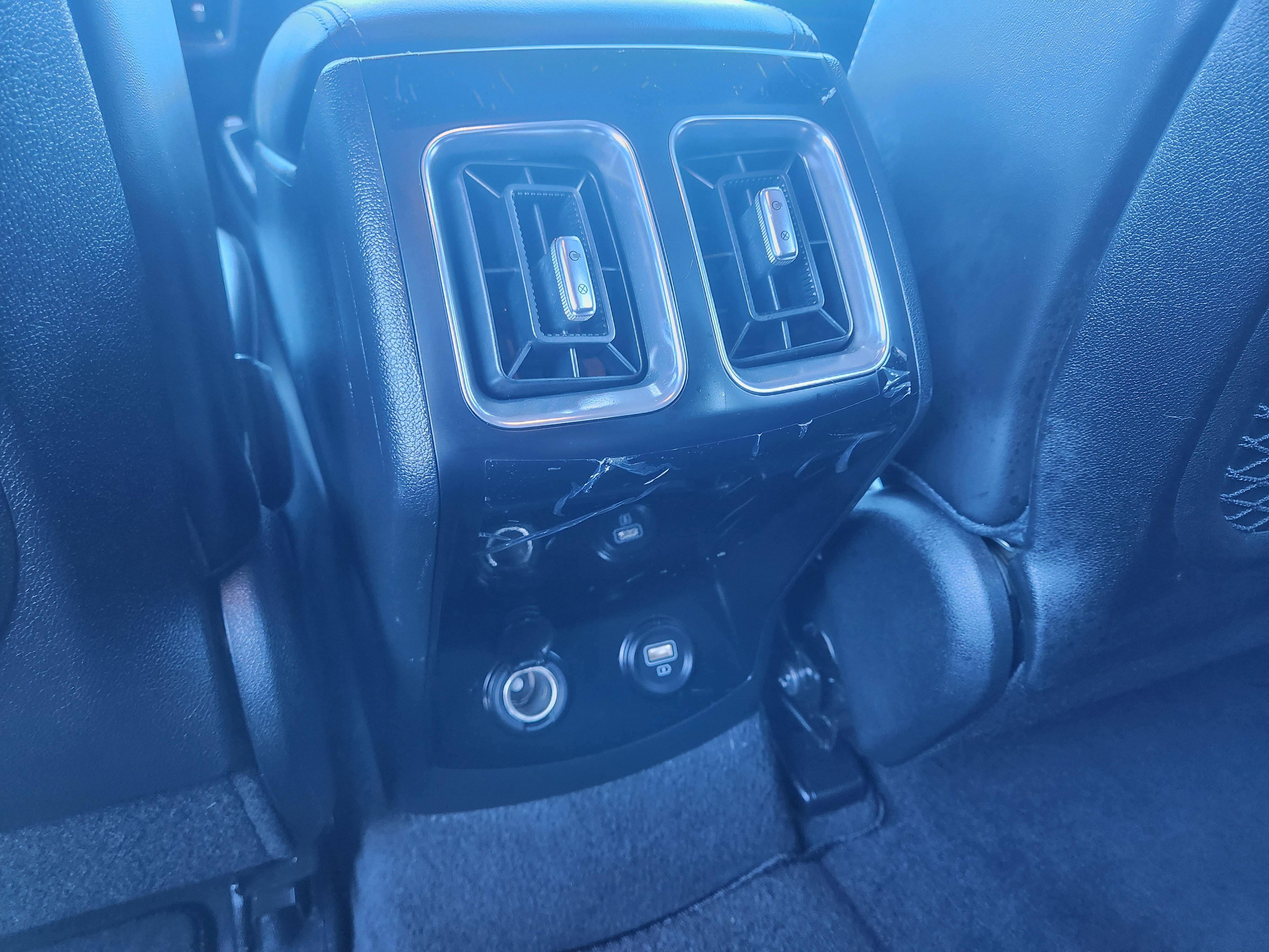 Used 2023 Kia Sorento S image 9