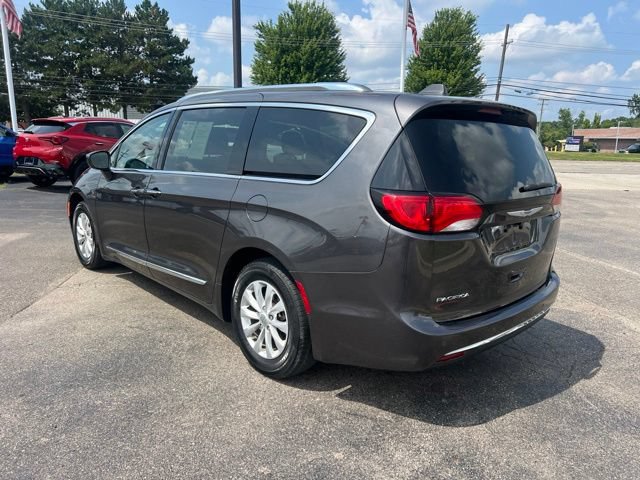 Used 2018 Chrysler Pacifica Touring-L Plus FWD image 7