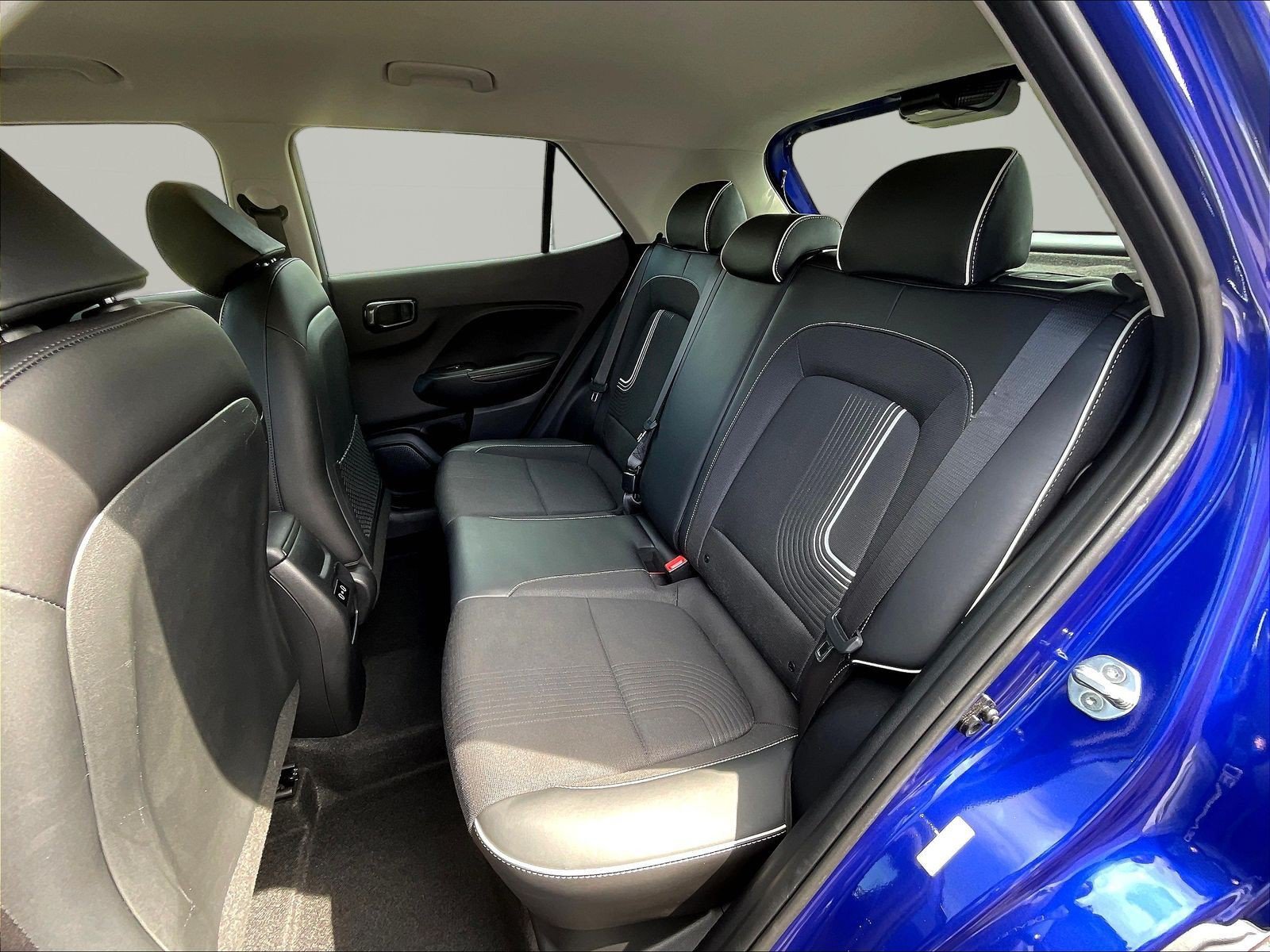 Certified 2024 Hyundai Venue Limited FWD image 22