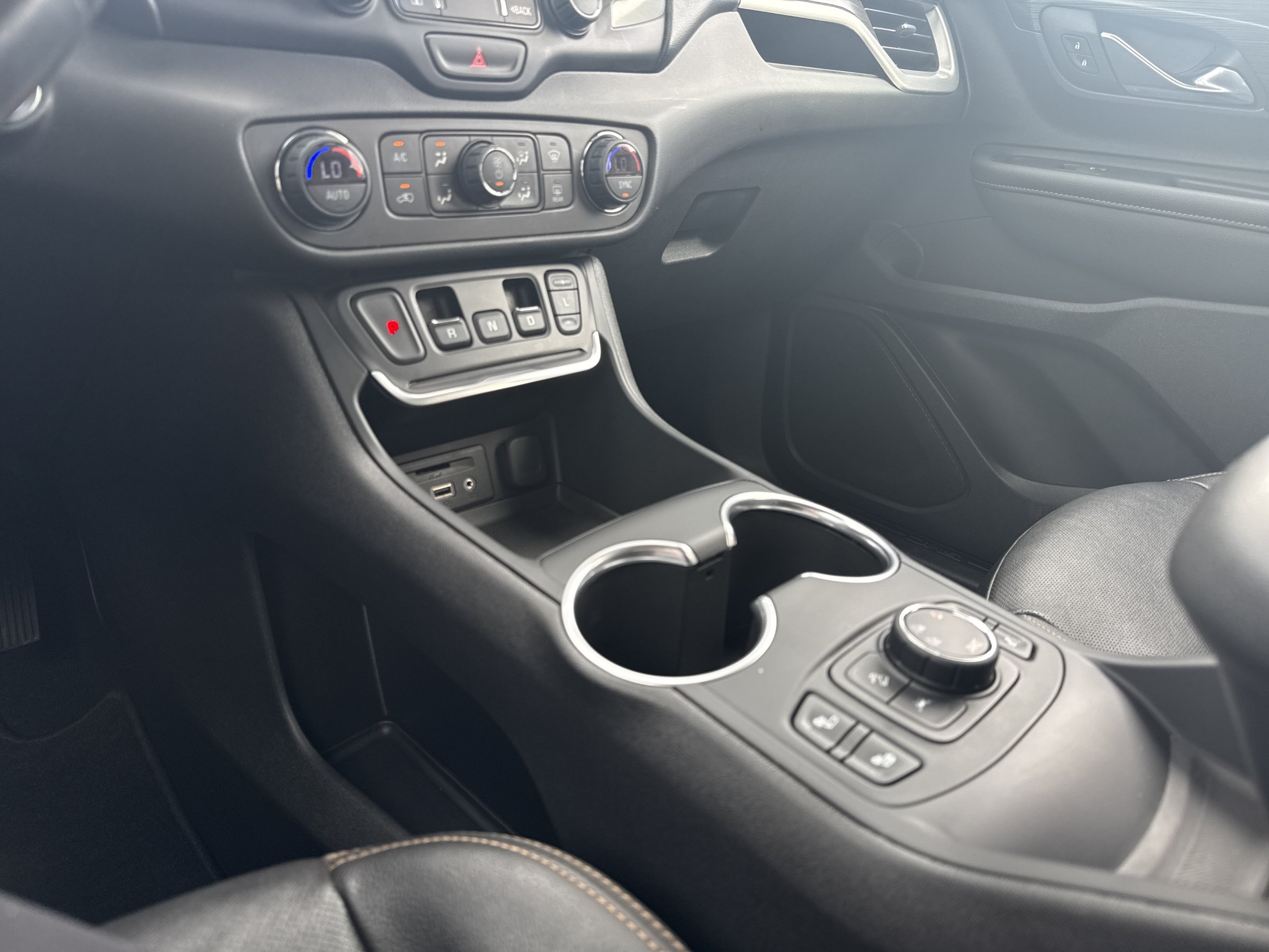 Used 2020 GMC Terrain SLT AWD/4WD image 14