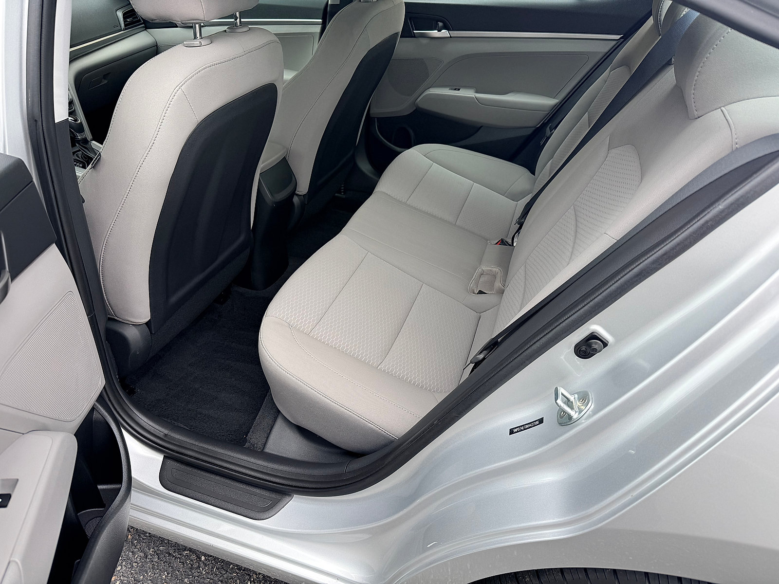 Used 2019 Hyundai Elantra SE FWD image 24