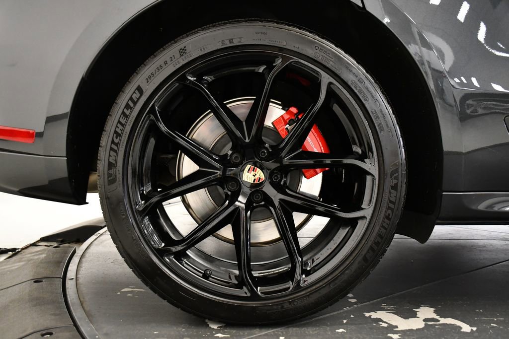 Certified 2024 Porsche Macan GTS image 18