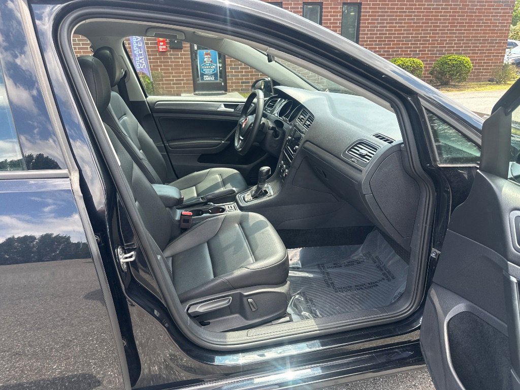 Used 2021 Volkswagen Golf 4-Door image 19