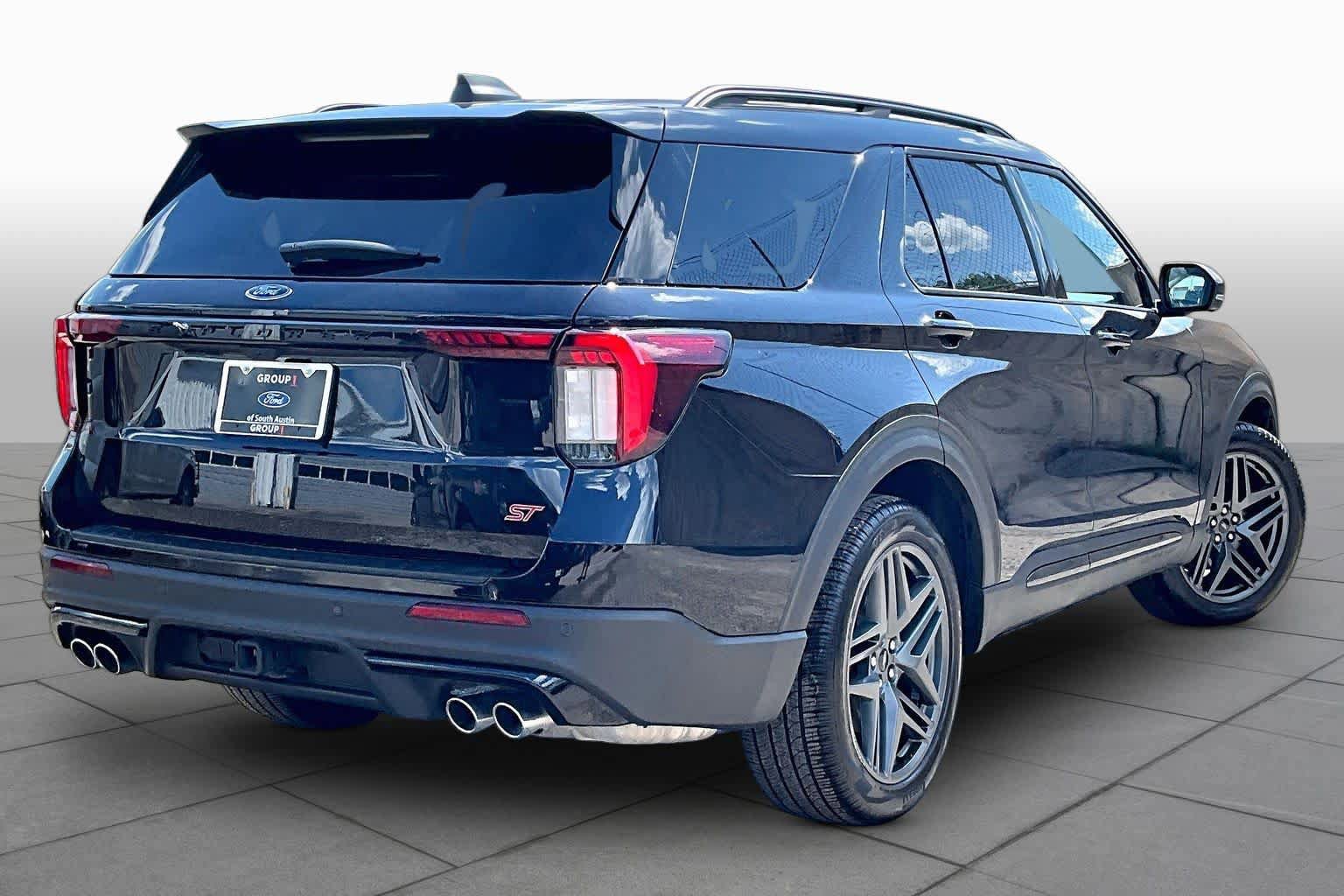 Used 2025 Ford Explorer ST w/ Sun And Sound Package RWD image 13