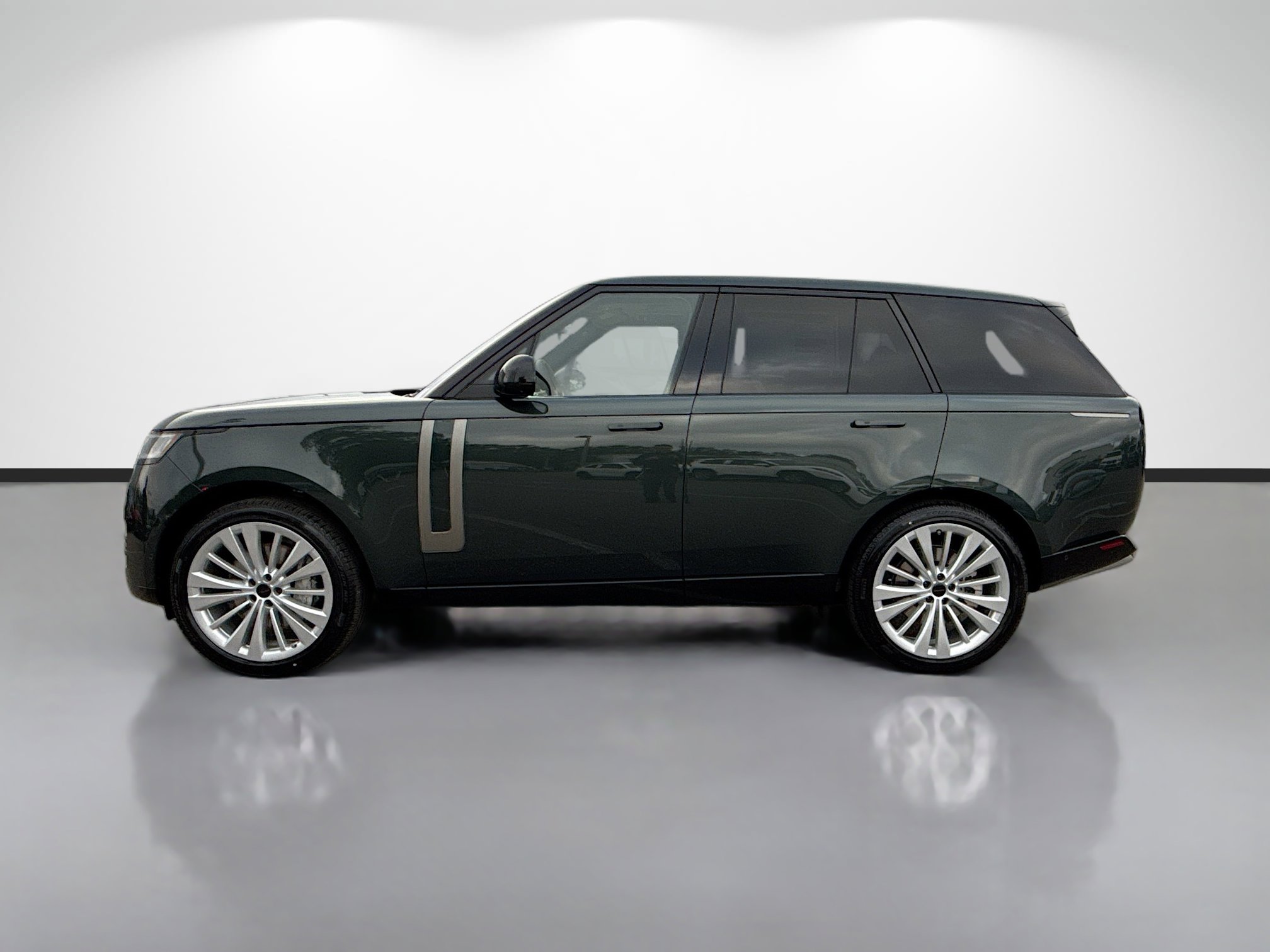 New 2026 Land Rover Range Rover SE image 2