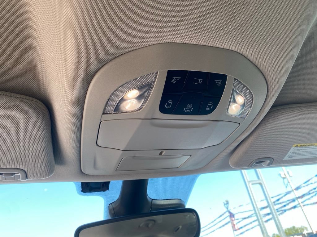 Used 2023 Chrysler Voyager LX FWD image 25