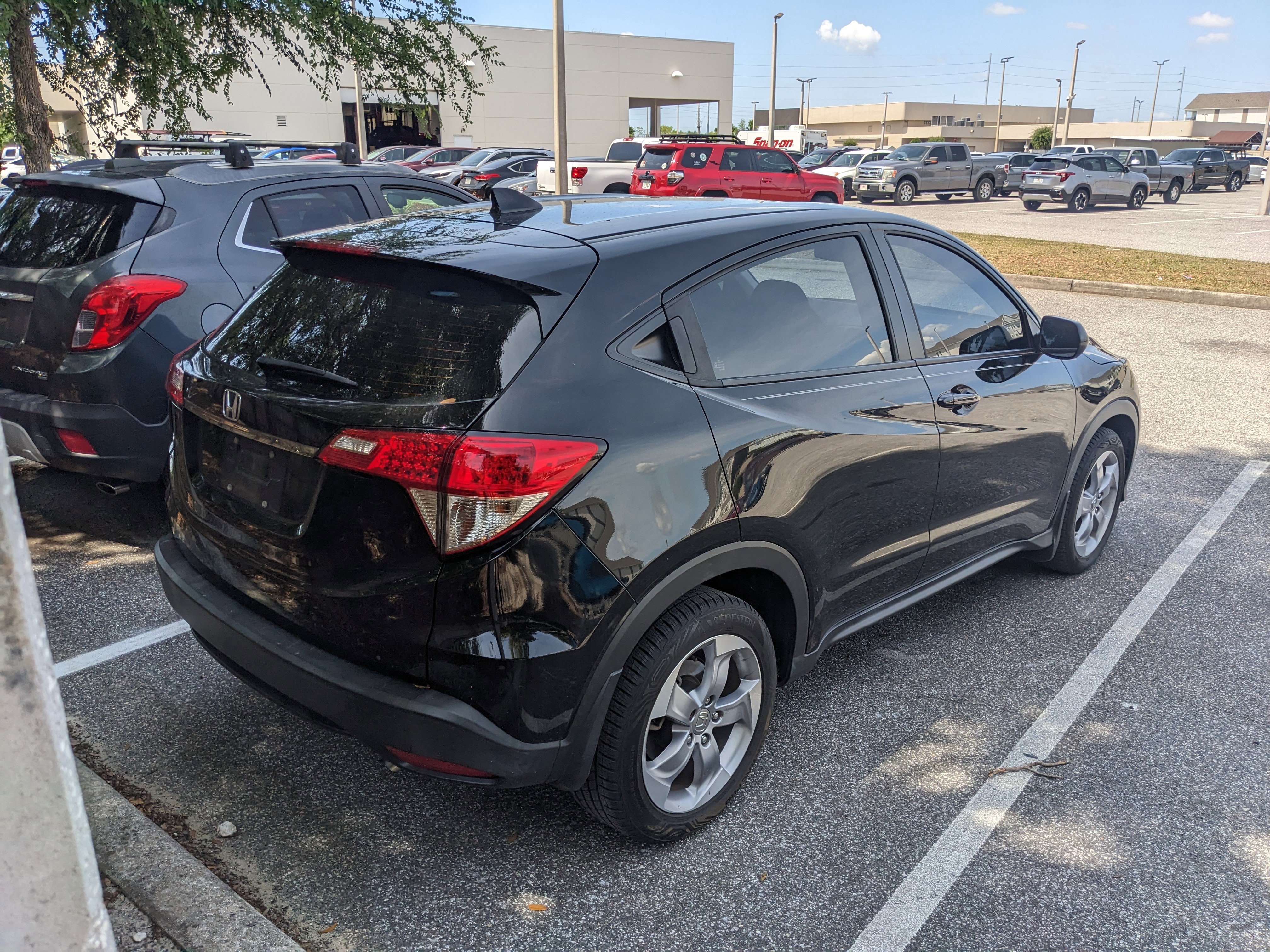 Used 2019 Honda HR-V LX image 18