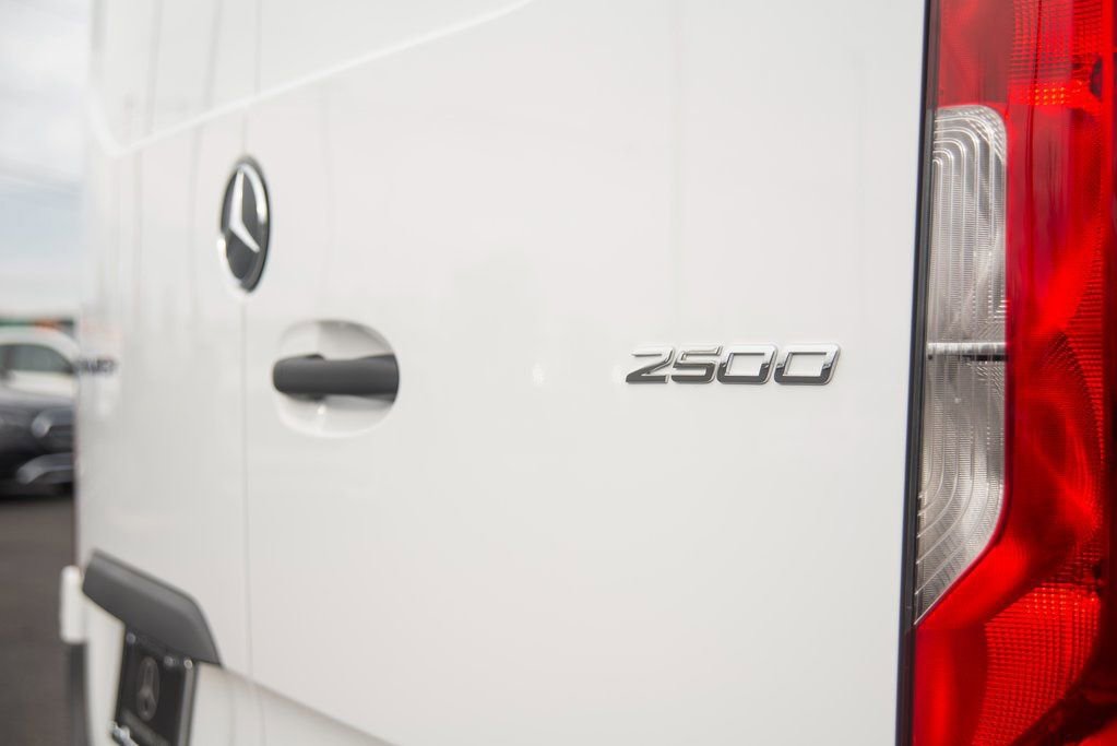 Used 2025 Mercedes-Benz Sprinter 2500 image 16