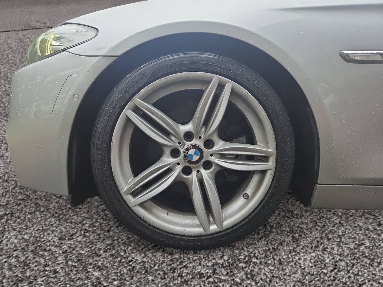 Used 2013 BMW 528i xDrive Sedan AWD/4WD image 9