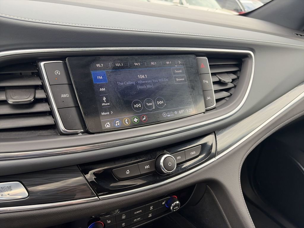 Used 2024 Buick Enclave Essence w/ Experience Buick Package AWD/4WD image 16