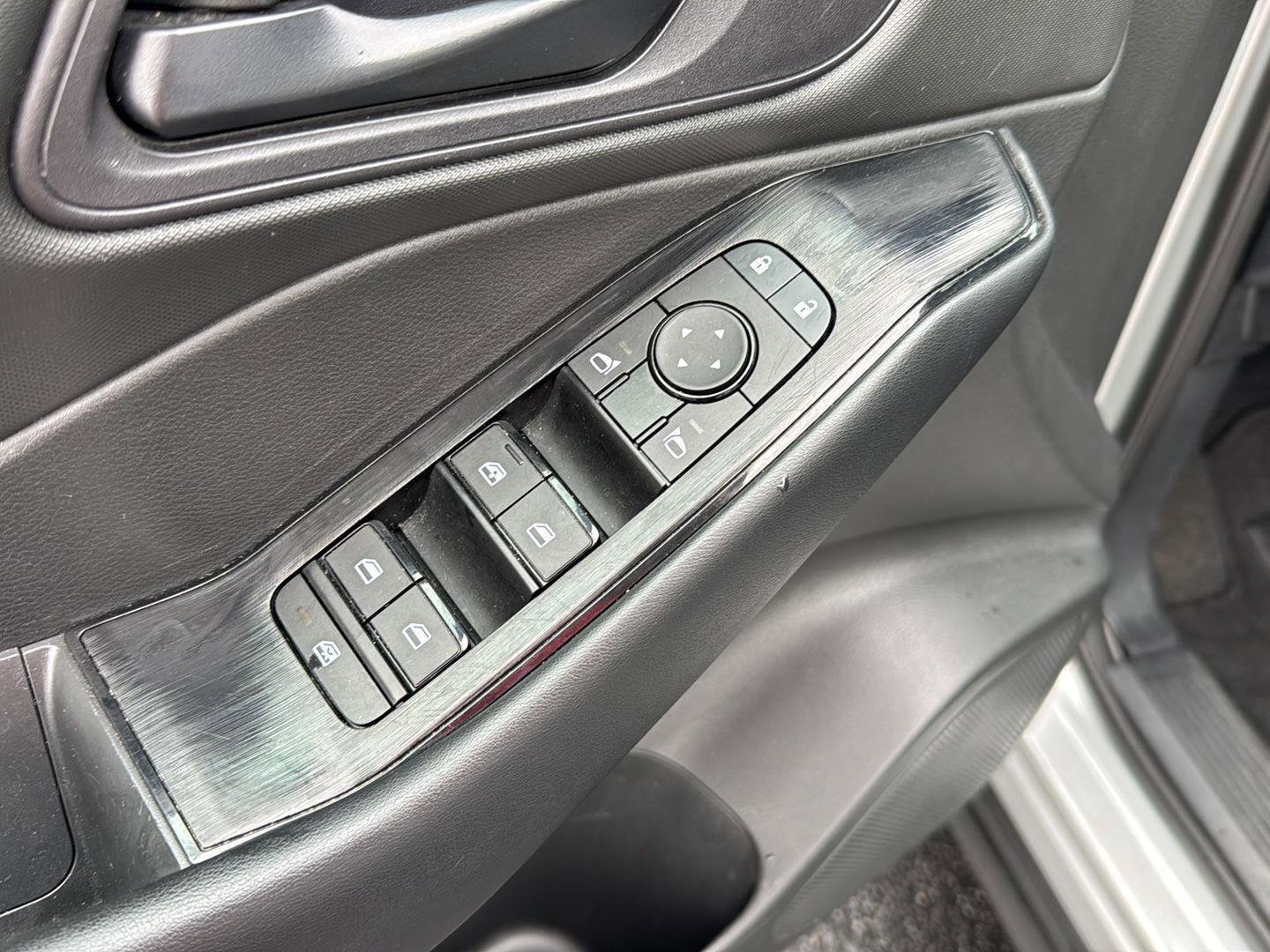 Used 2024 Nissan Rogue S image 26