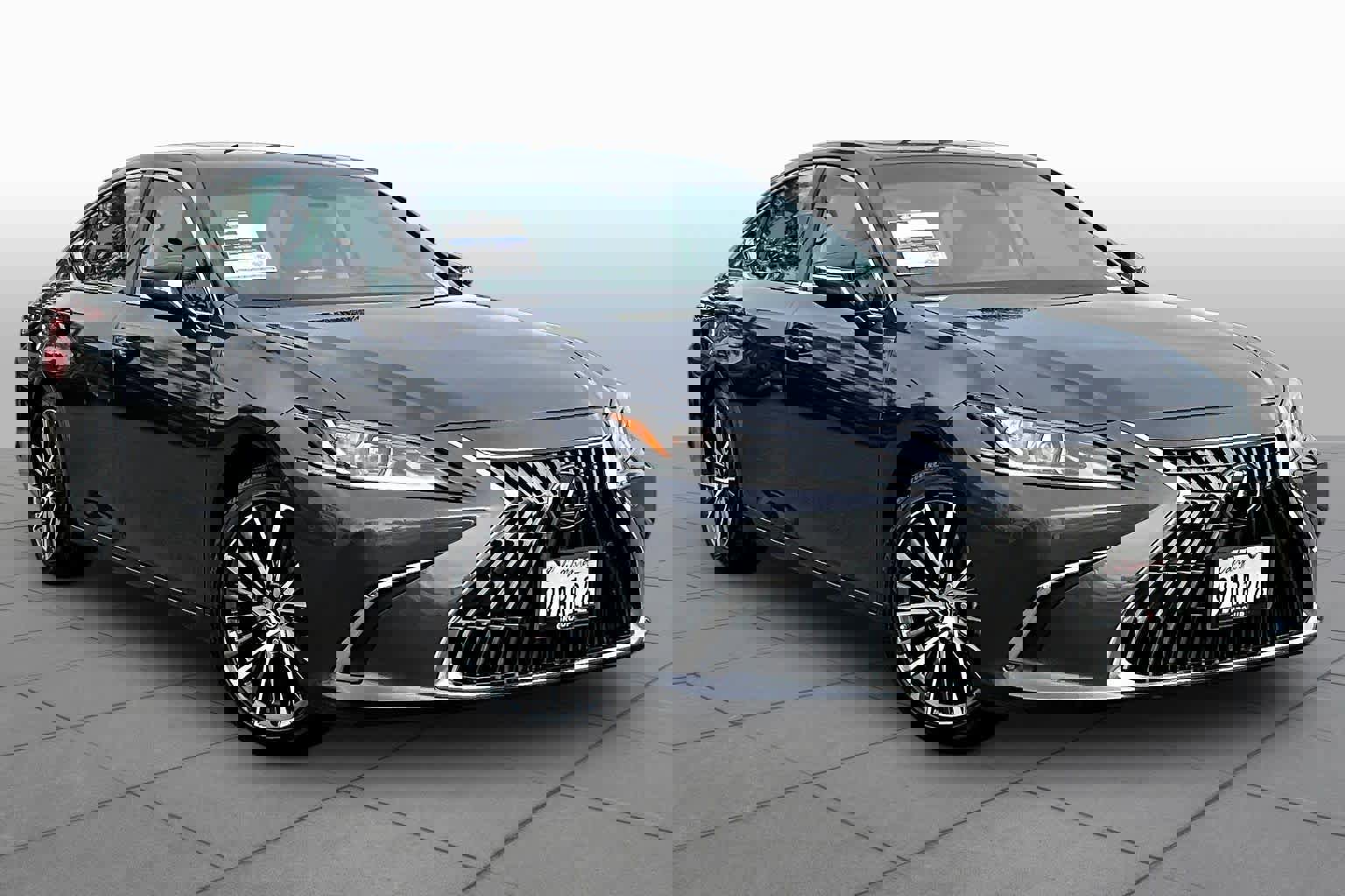 Used 2025 Lexus ES 350 w/ Premium Package image 2