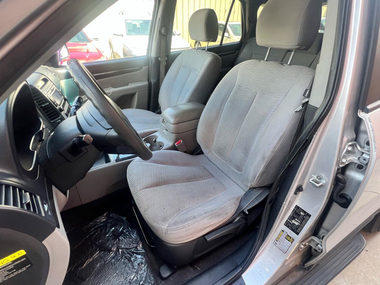 Used 2009 Hyundai Santa Fe GLS FWD image 16