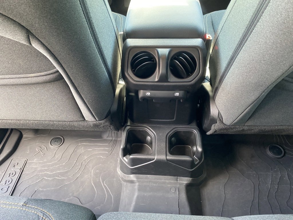 New 2025 Jeep Gladiator Sport image 17