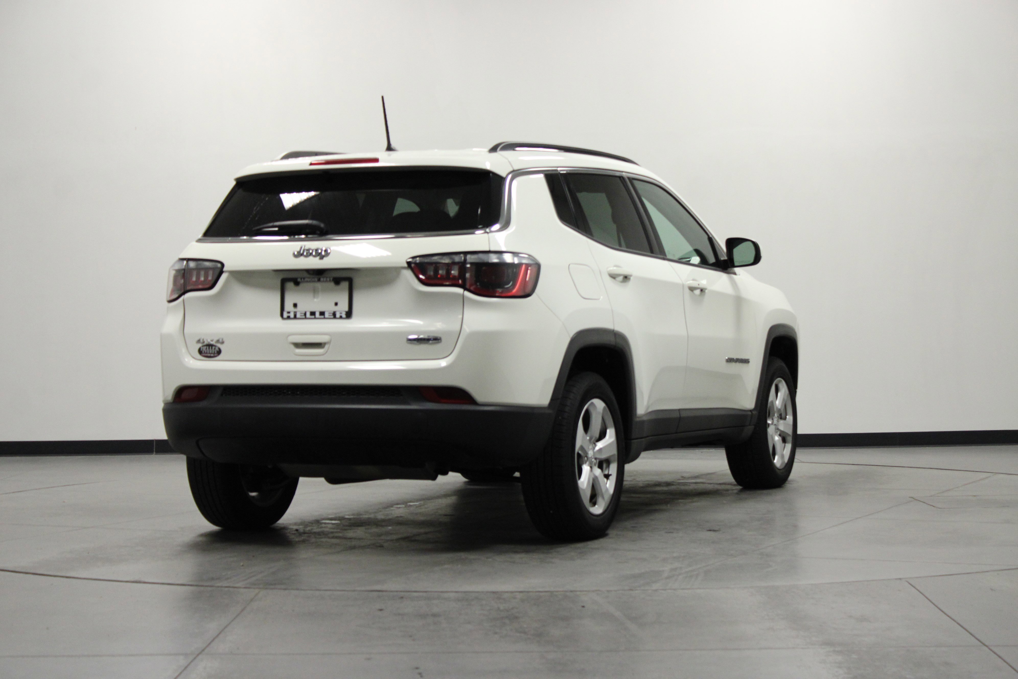 Used 2018 Jeep Compass Latitude AWD/4WD image 4