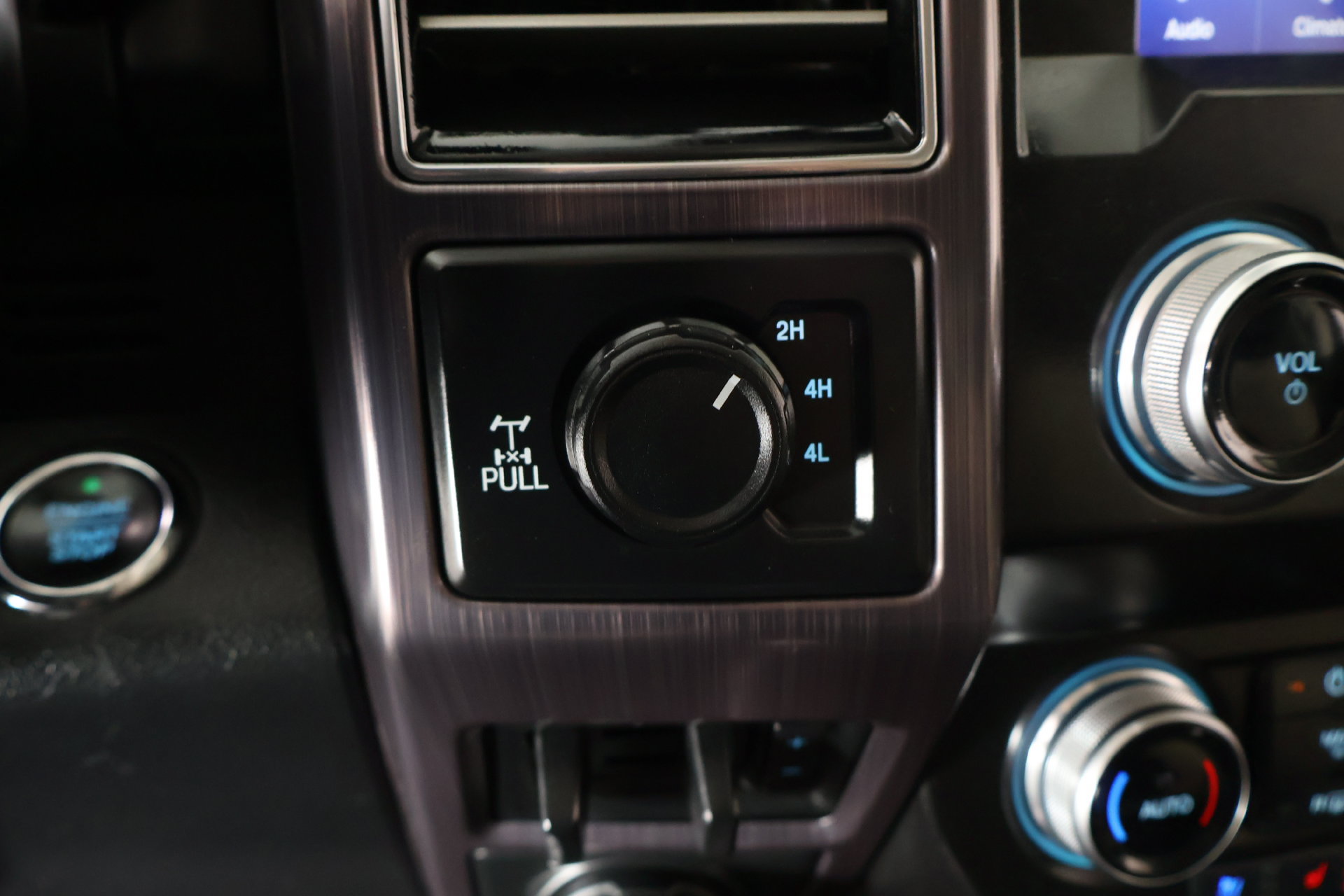 Used 2020 Ford F250 Limited w/ FX4 Off-Road Package AWD/4WD image 9