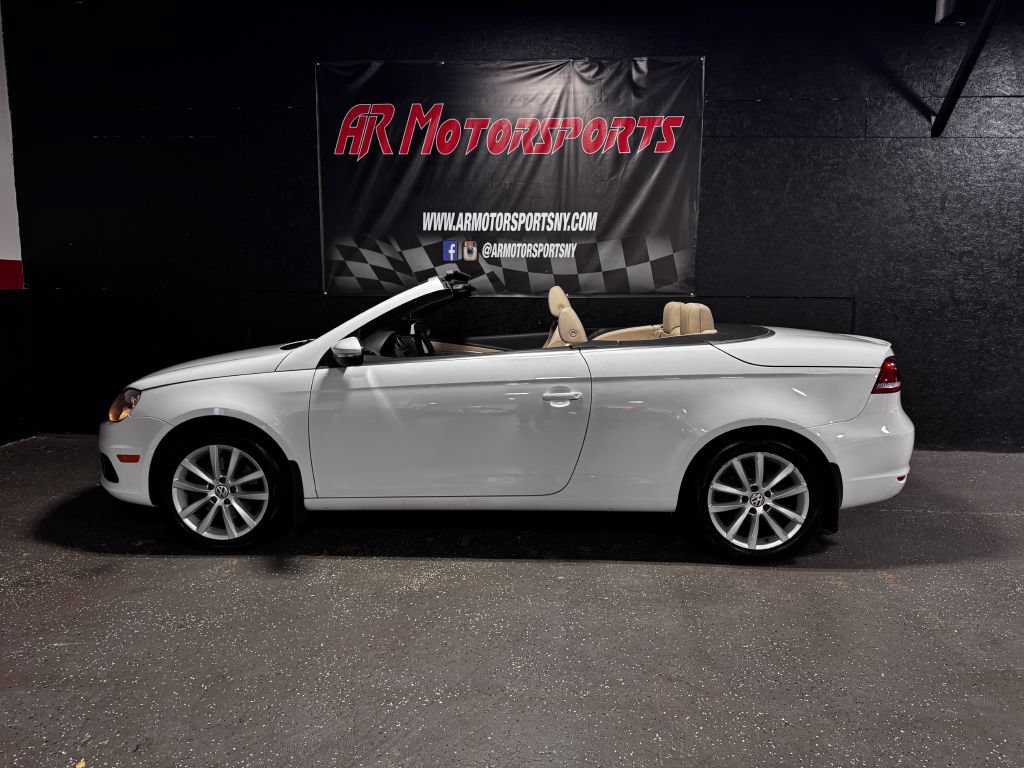 Used 2016 Volkswagen Eos Komfort FWD image 2