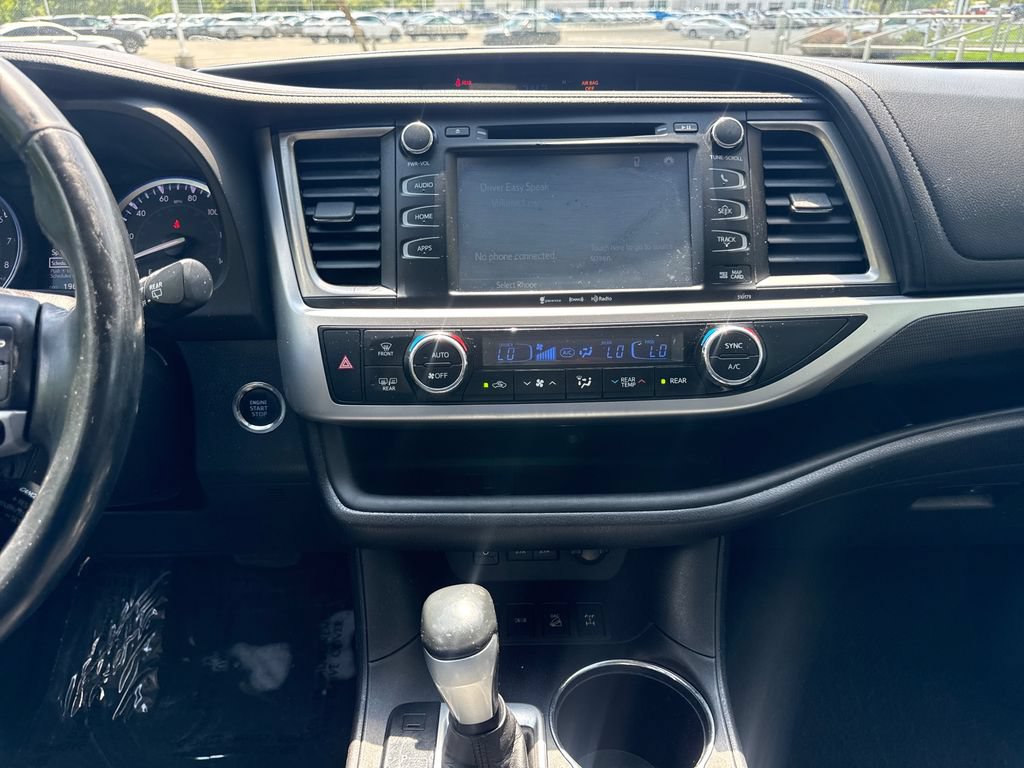 Used 2017 Toyota Highlander SE AWD/4WD image 18