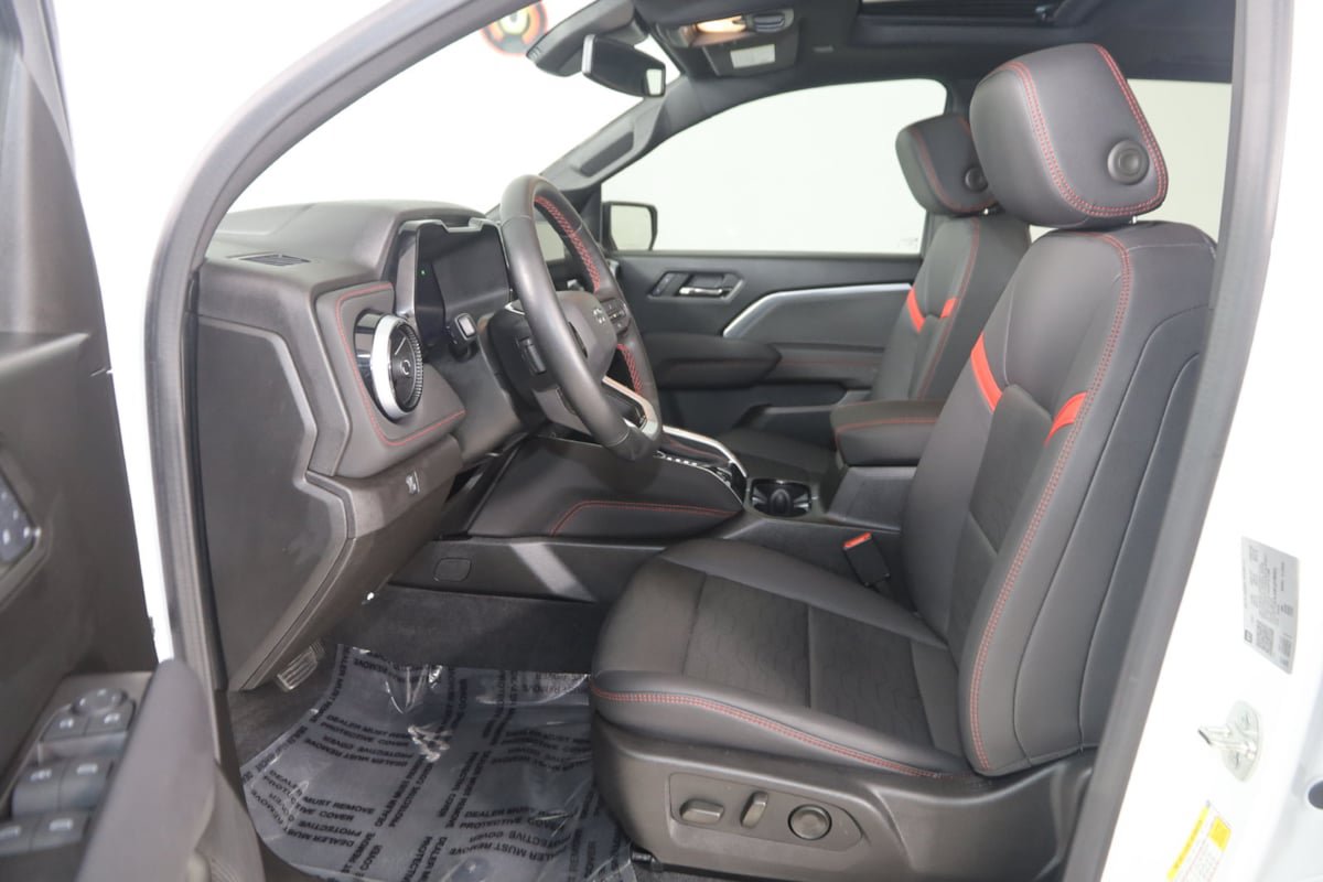 Used 2024 Chevrolet Colorado Z71 w/ Z71 Convenience Package 2 AWD/4WD image 13
