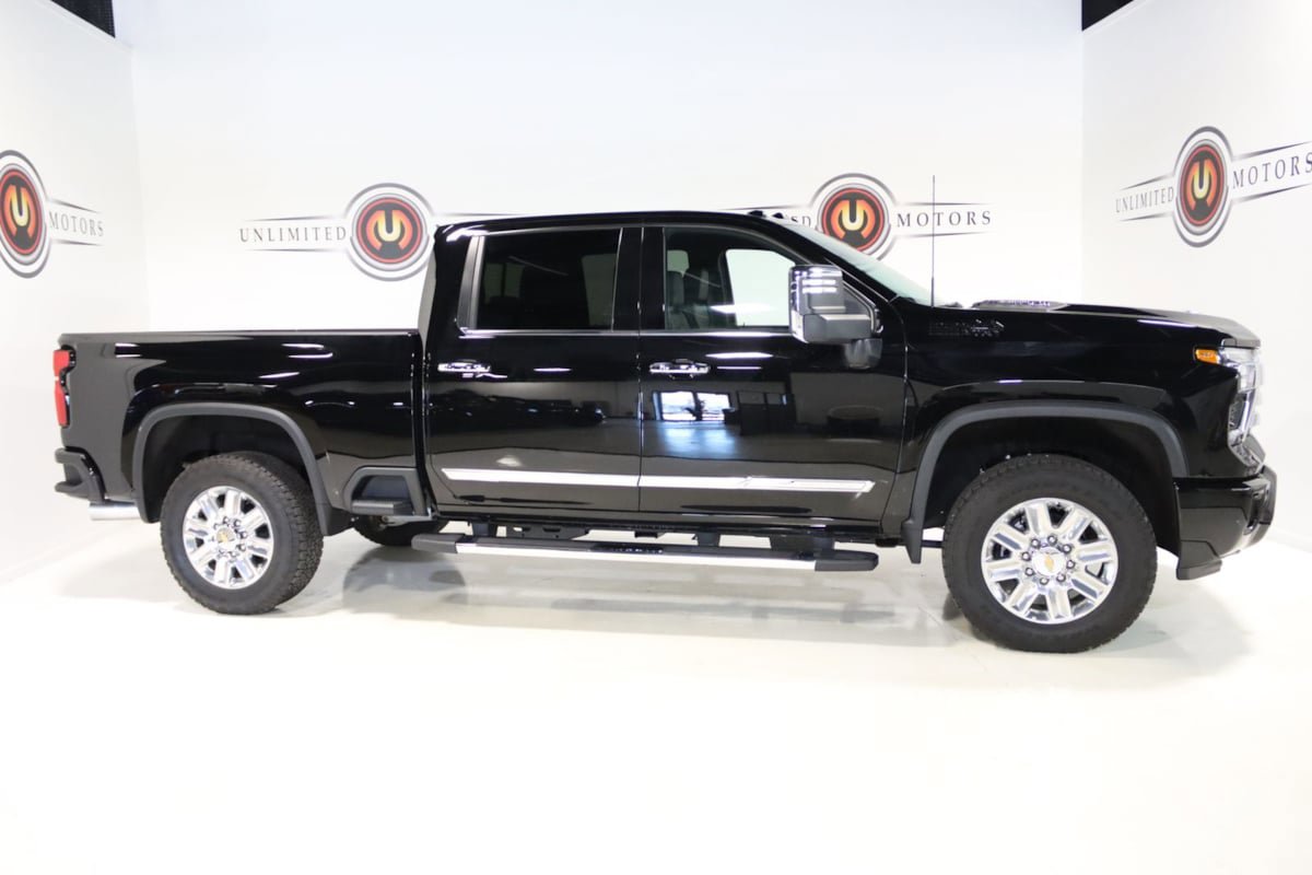 Used 2025 Chevrolet Silverado 2500 High Country w/ Technology Package image 6