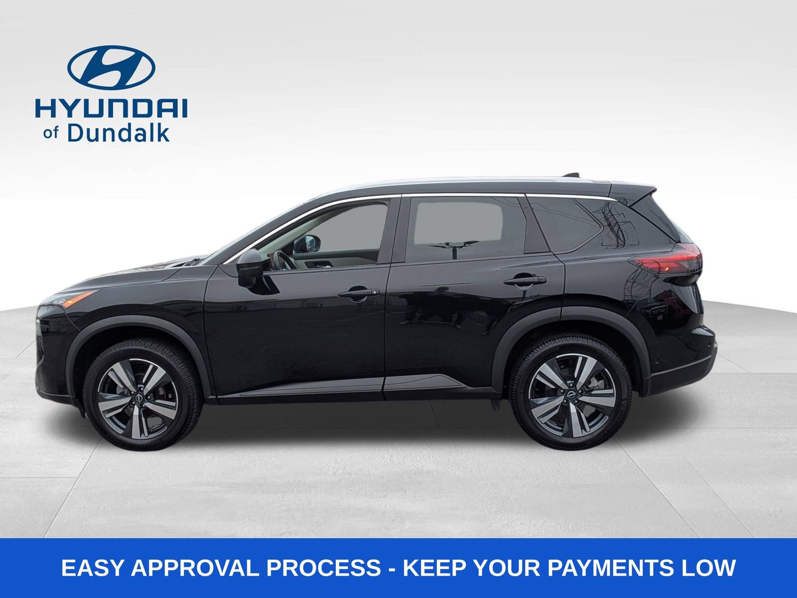 Used 2024 Nissan Rogue SL image 2