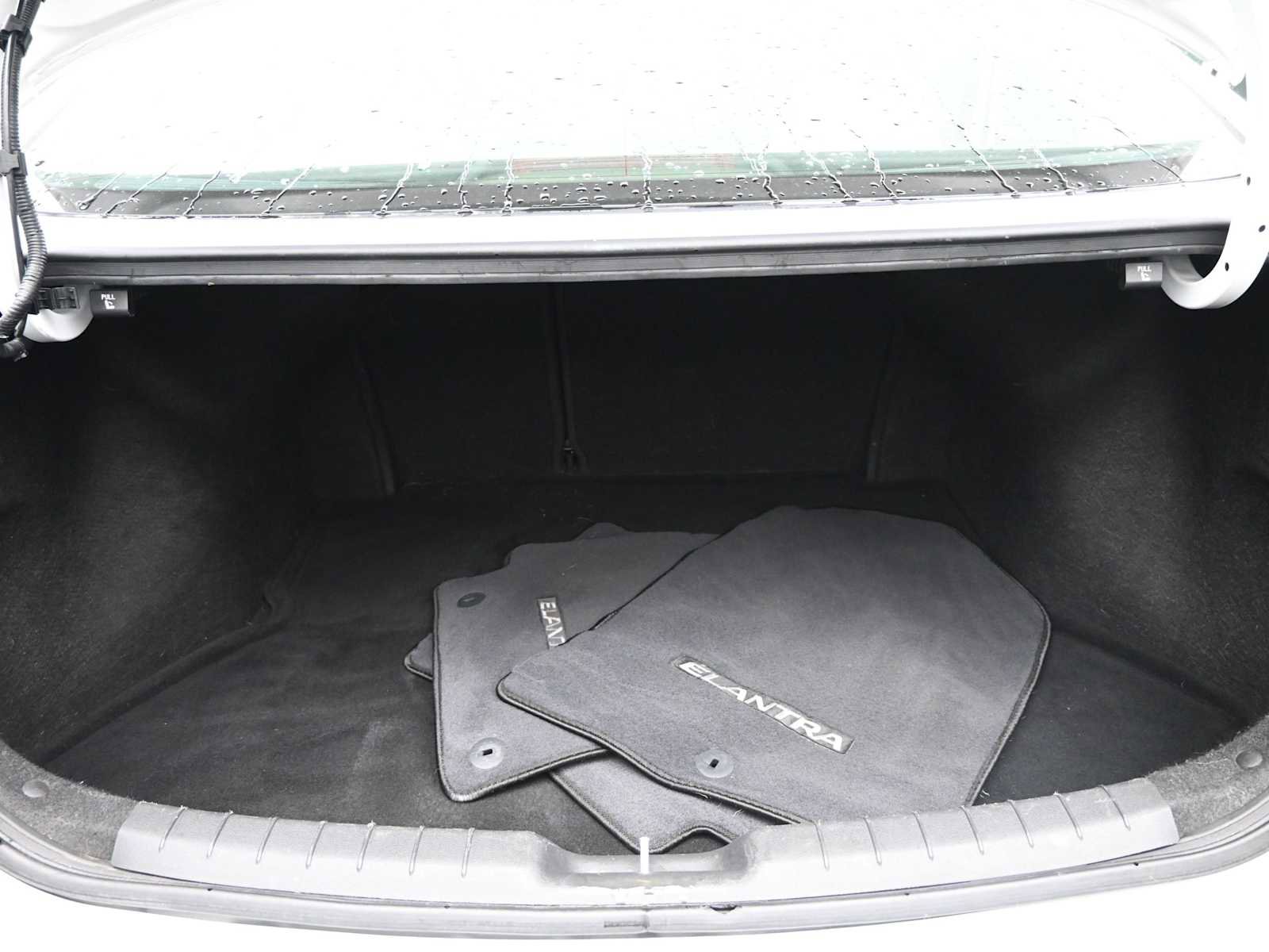 Used 2020 Hyundai Elantra SEL image 13