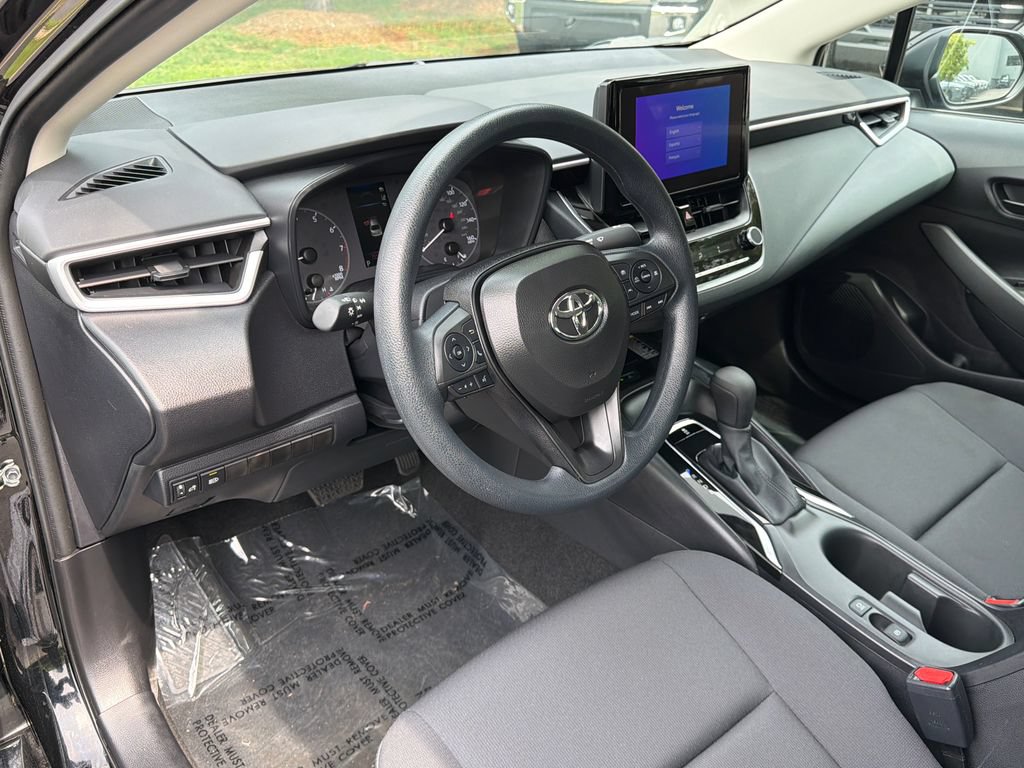 Used 2025 Toyota Corolla LE w/ LE Premium Package FWD image 19