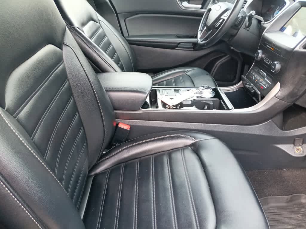 Used 2020 Ford Edge SEL w/ Cold Weather Package image 26