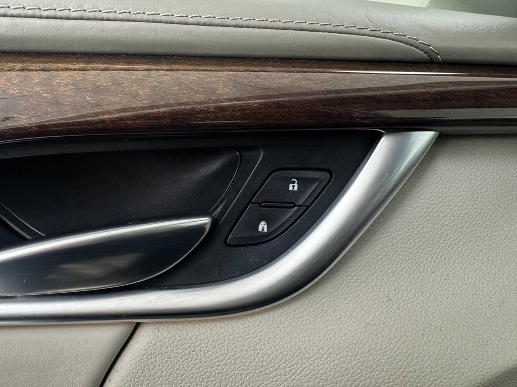 Used 2014 Cadillac XTS Platinum image 23