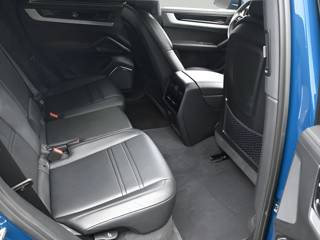 Certified 2025 Porsche Cayenne S AWD/4WD image 11