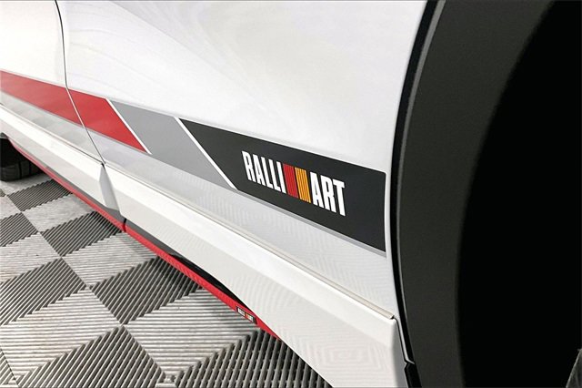 Used 2024 Mitsubishi Outlander Ralliart image 8