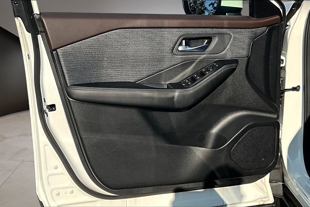 Certified 2023 Nissan Rogue SV AWD/4WD image 20