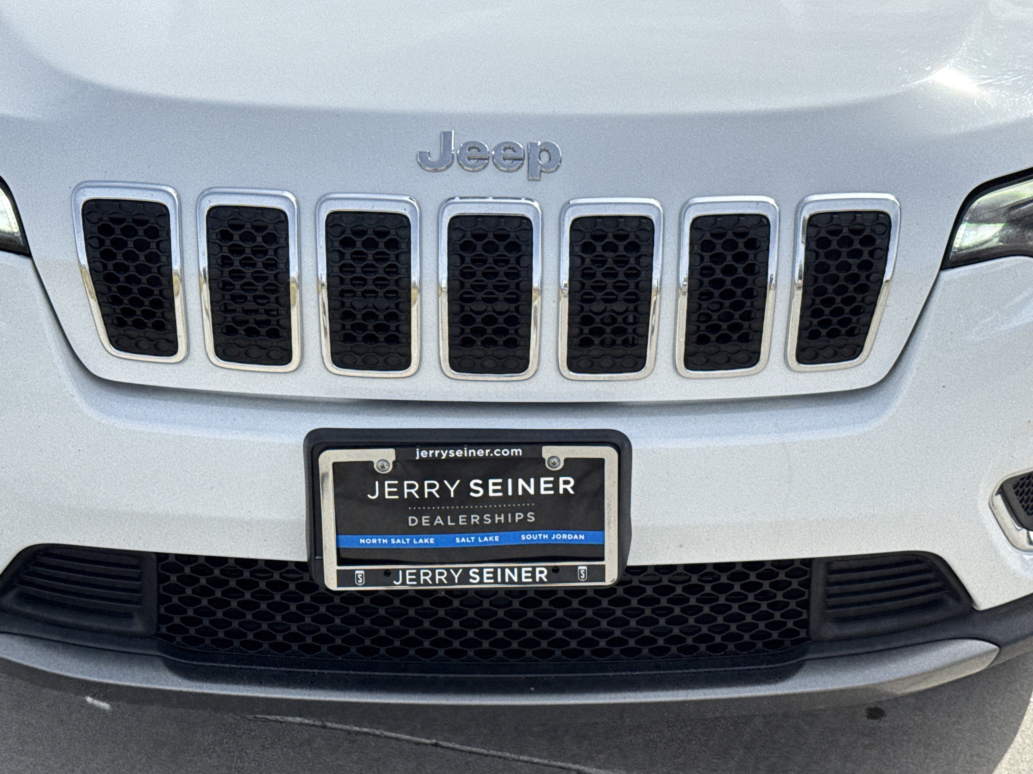 Used 2020 Jeep Cherokee Limited image 9