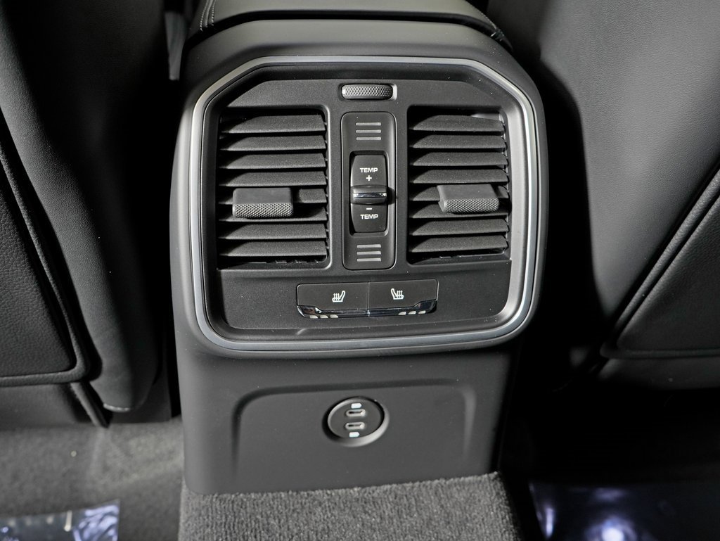 New 2026 Porsche Macan Turbo image 36