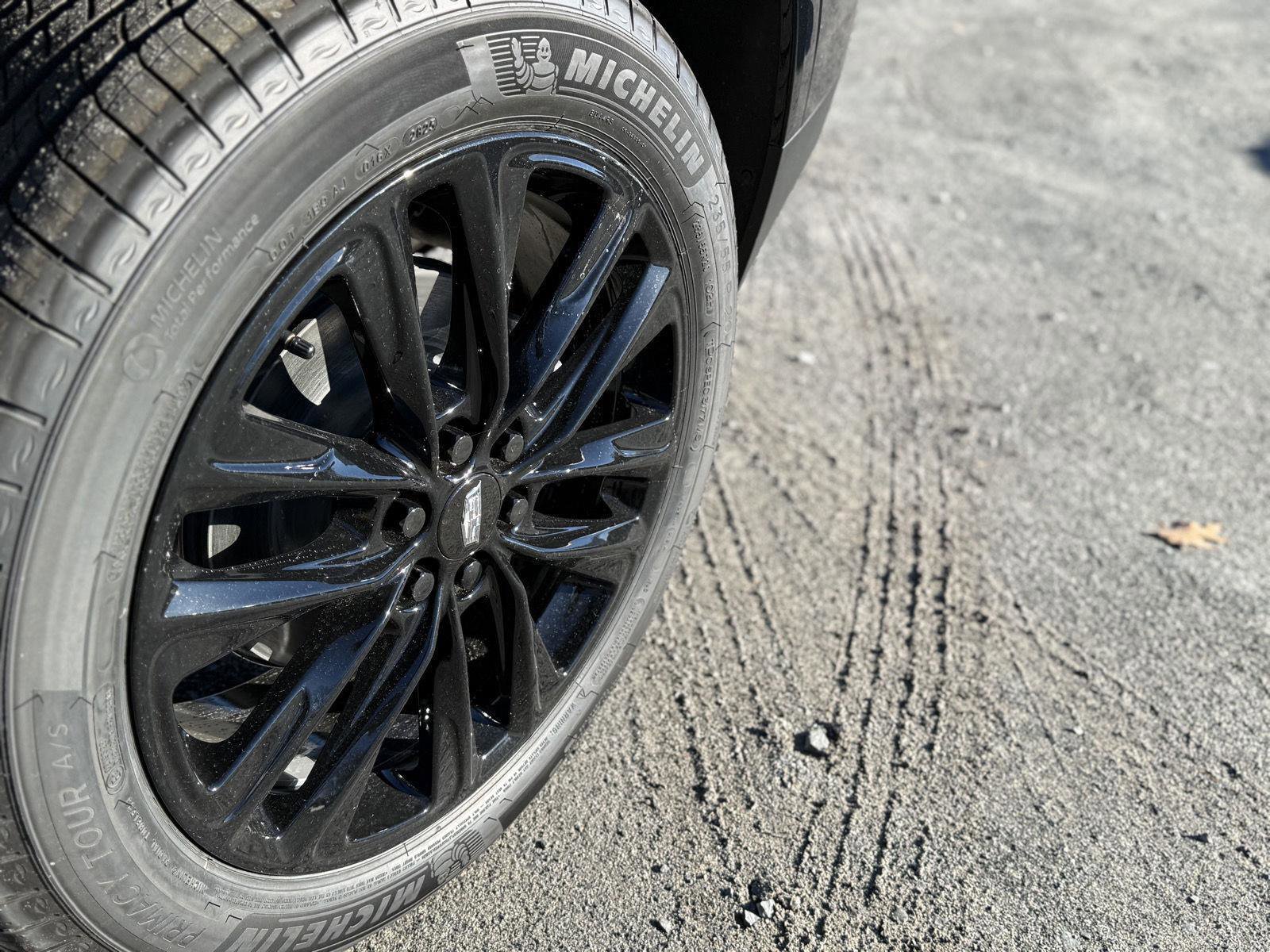 New 2025 Cadillac XT5 Luxury image 9