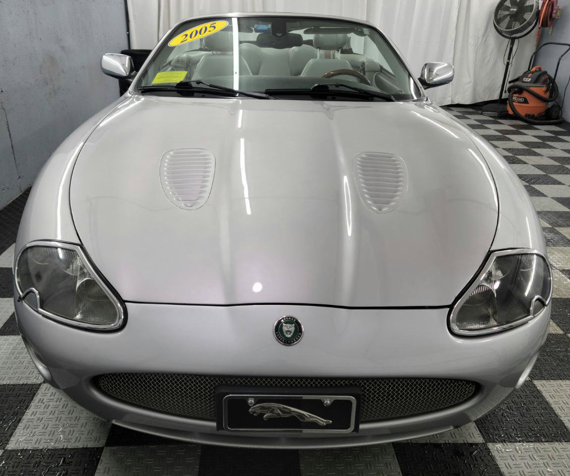 Used 2005 Jaguar XK8 Convertible RWD image 2