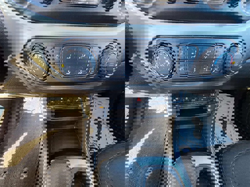 Used 2022 Chevrolet Colorado LT w/ Safety Package image 11