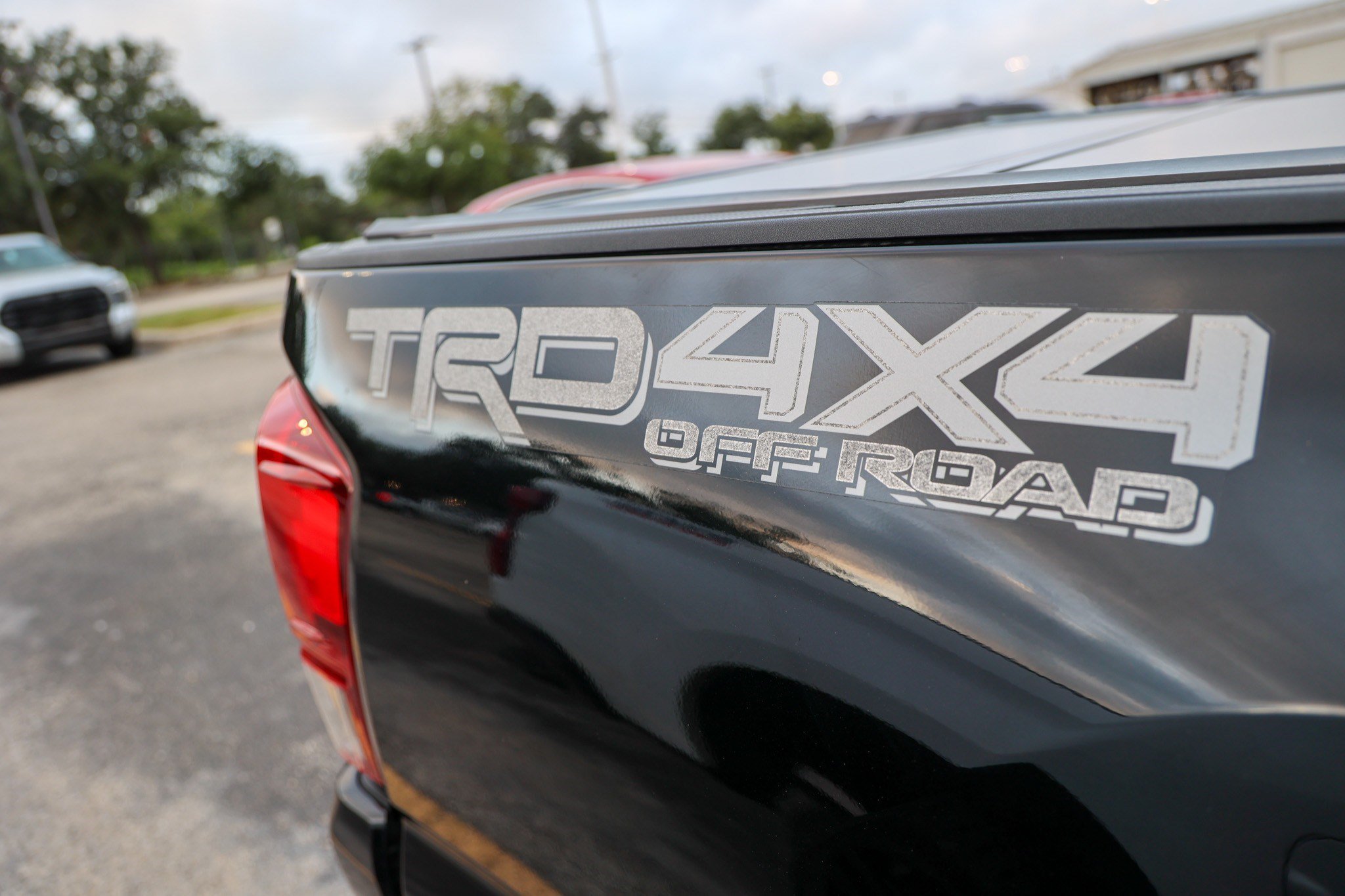 Used 2018 Toyota Tacoma SR AWD/4WD image 13