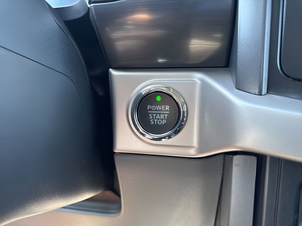 Used 2023 Ford F150 Lightning XLT AWD/4WD image 22