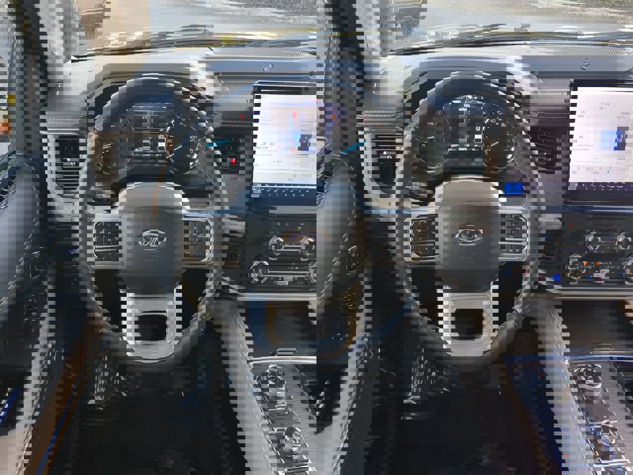 Used 2024 Ford Expedition Limited image 16