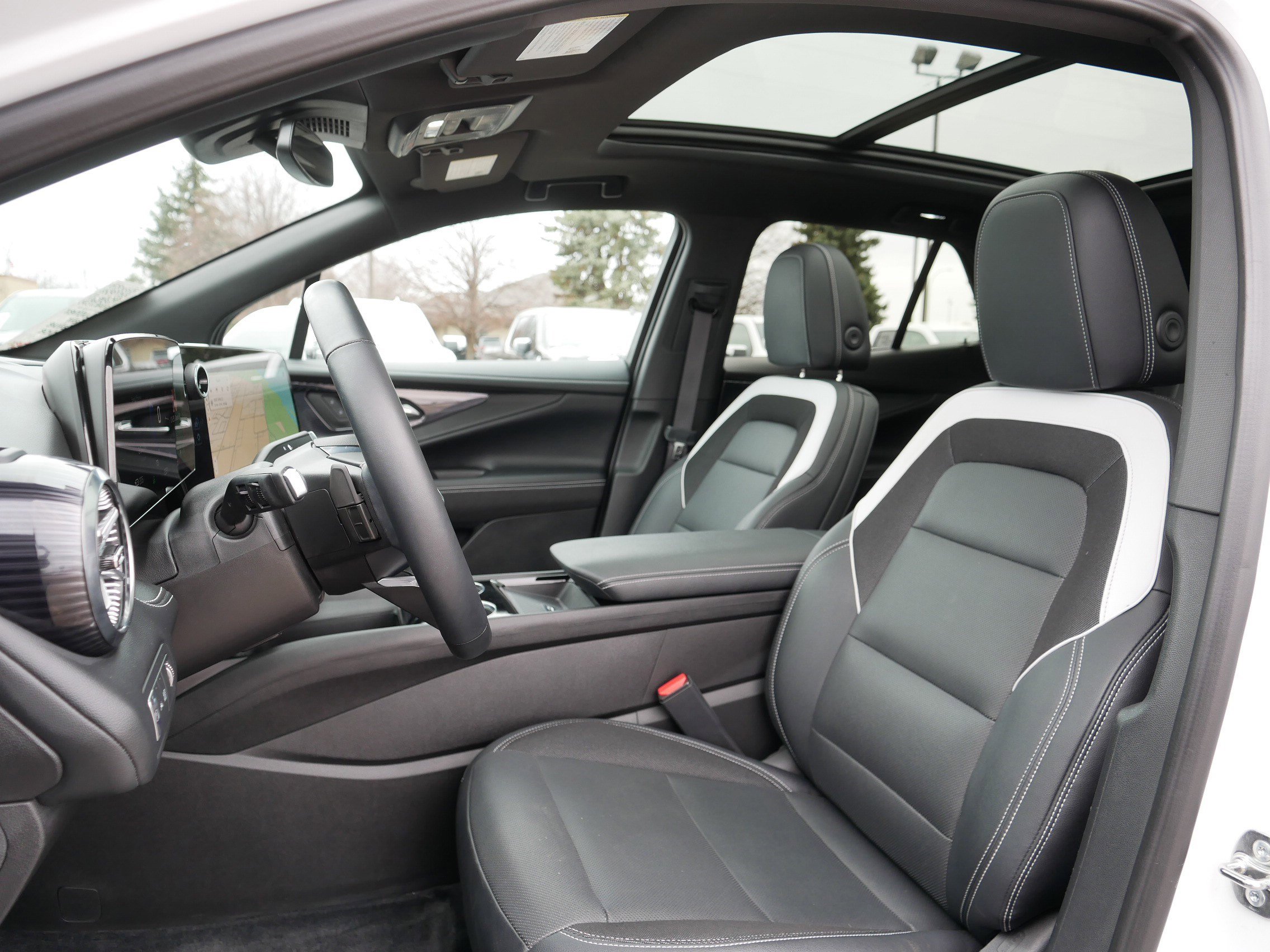 Used 2024 Chevrolet Blazer EV LT image 34