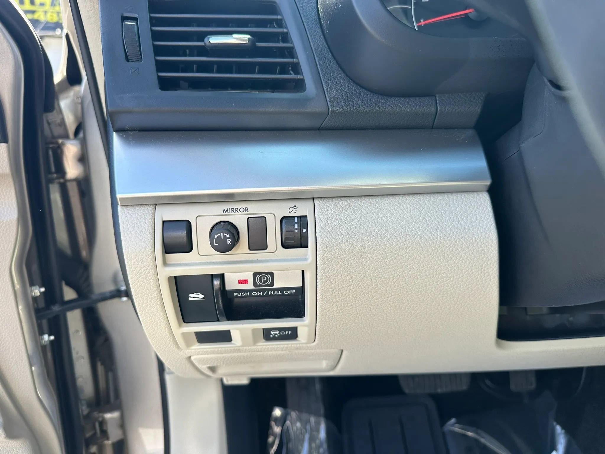 Used 2014 Subaru Outback 2.5i Premium image 19