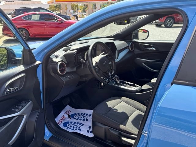 Used 2024 Chevrolet Trax RS FWD image 13