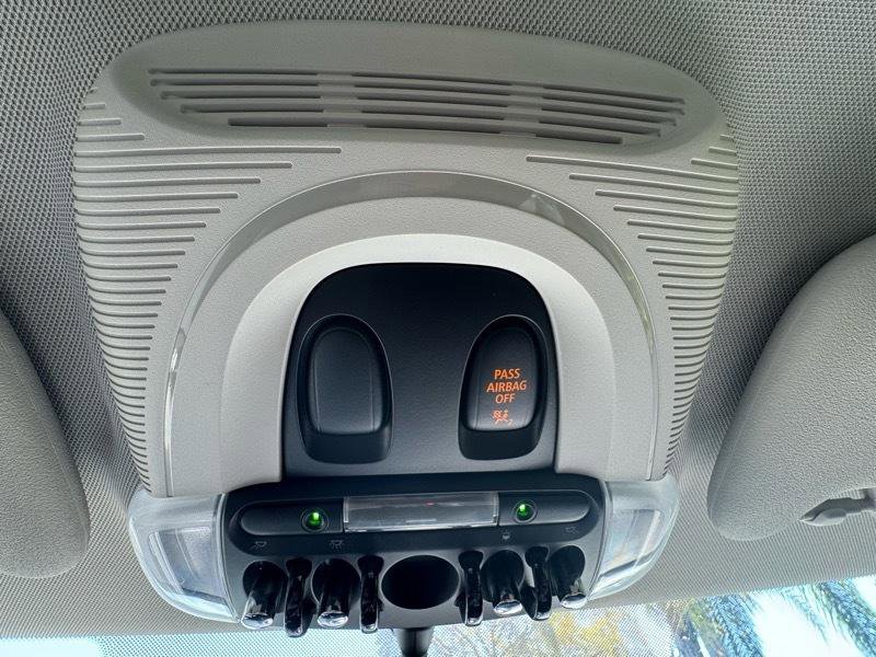 Used 2016 MINI Cooper 4-Door Hardtop image 15