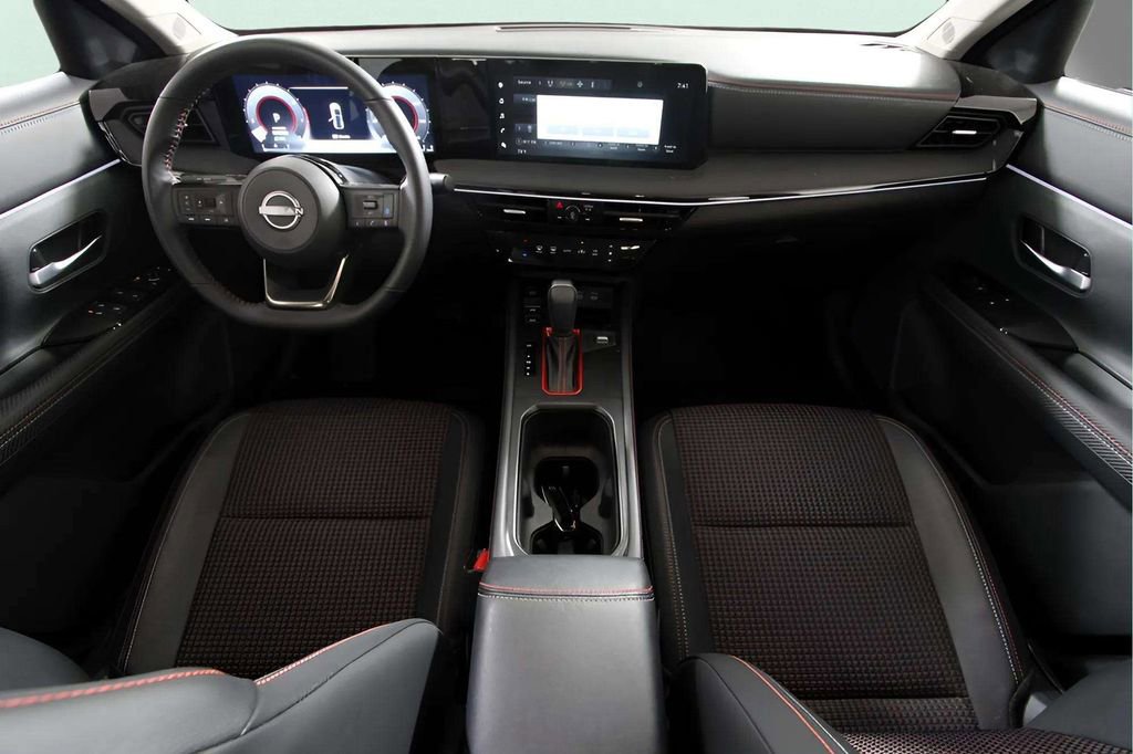 Used 2025 Nissan Kicks SR image 16