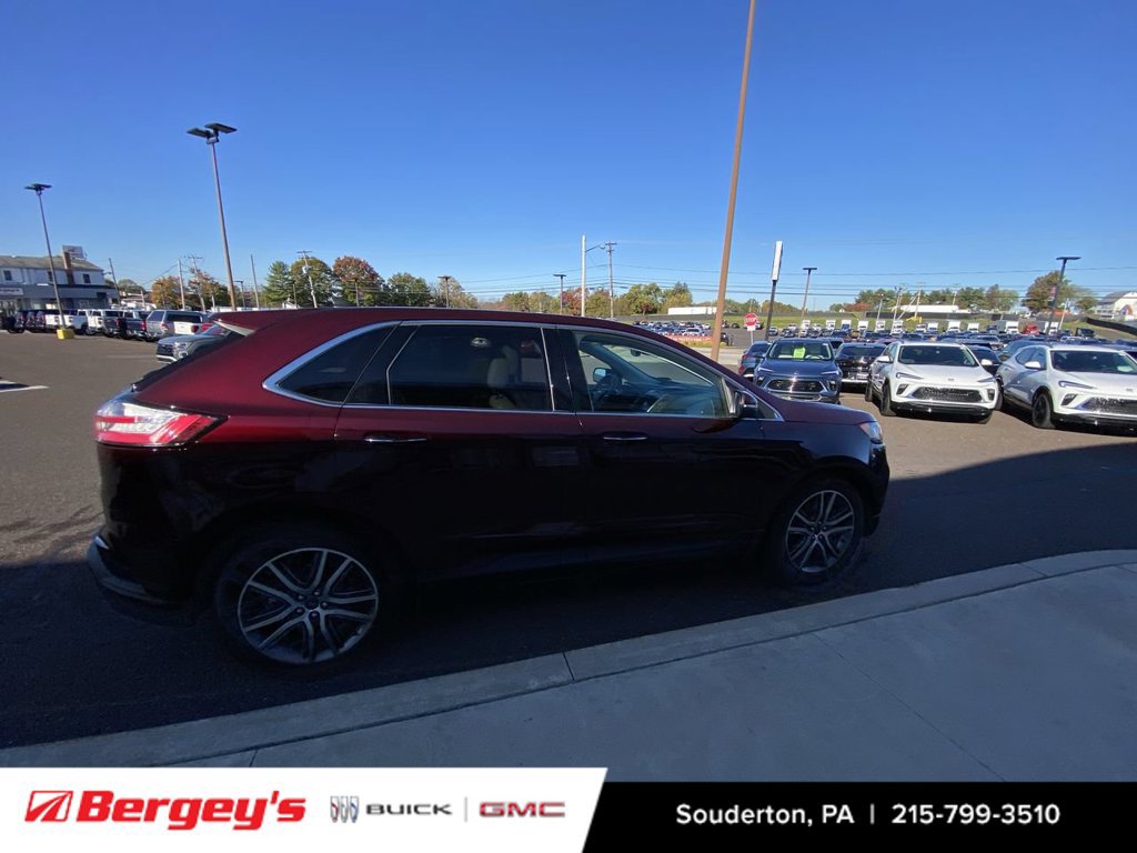 Used 2020 Ford Edge Titanium w/ Equipment Group 301A AWD/4WD image 4